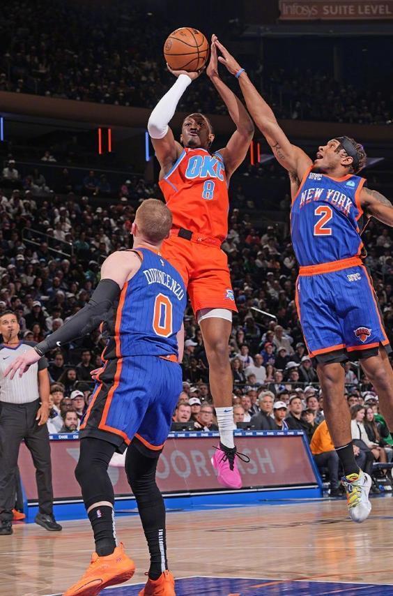 下赛季继续以打破胜场纪录？詹姆斯打趣：我不会追那个纪录的（下季还会冲击胜场纪录？詹姆斯笑称：我不追这个纪录）