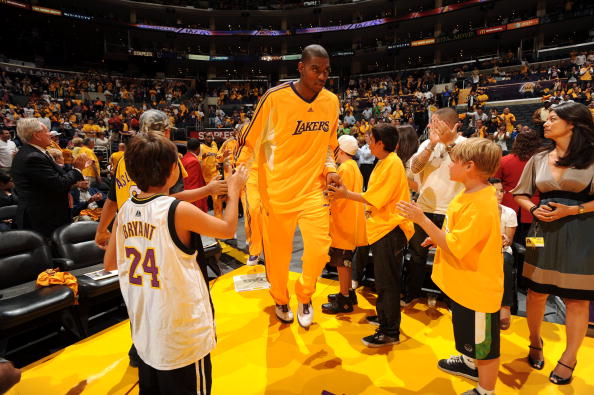 梅西：我们是冠军！感谢阿尔巴和布斯克茨在这段冒险中陪伴我（梅西：冠军属于我们！感谢阿尔巴与布斯克茨一路相伴）