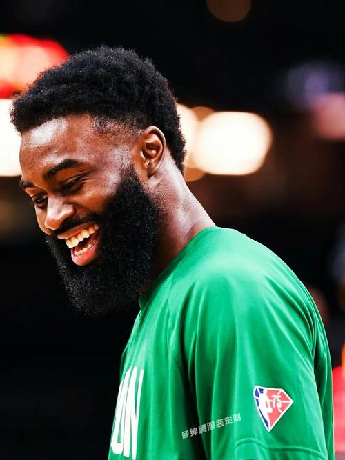 VAR 判罚引发争议（VAR判罚掀起风波）