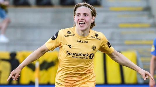 丁俊晖再次大战奥沙利文，追平比分状态火爆（丁俊晖再战奥沙利文，强势扳平比分状态爆棚）