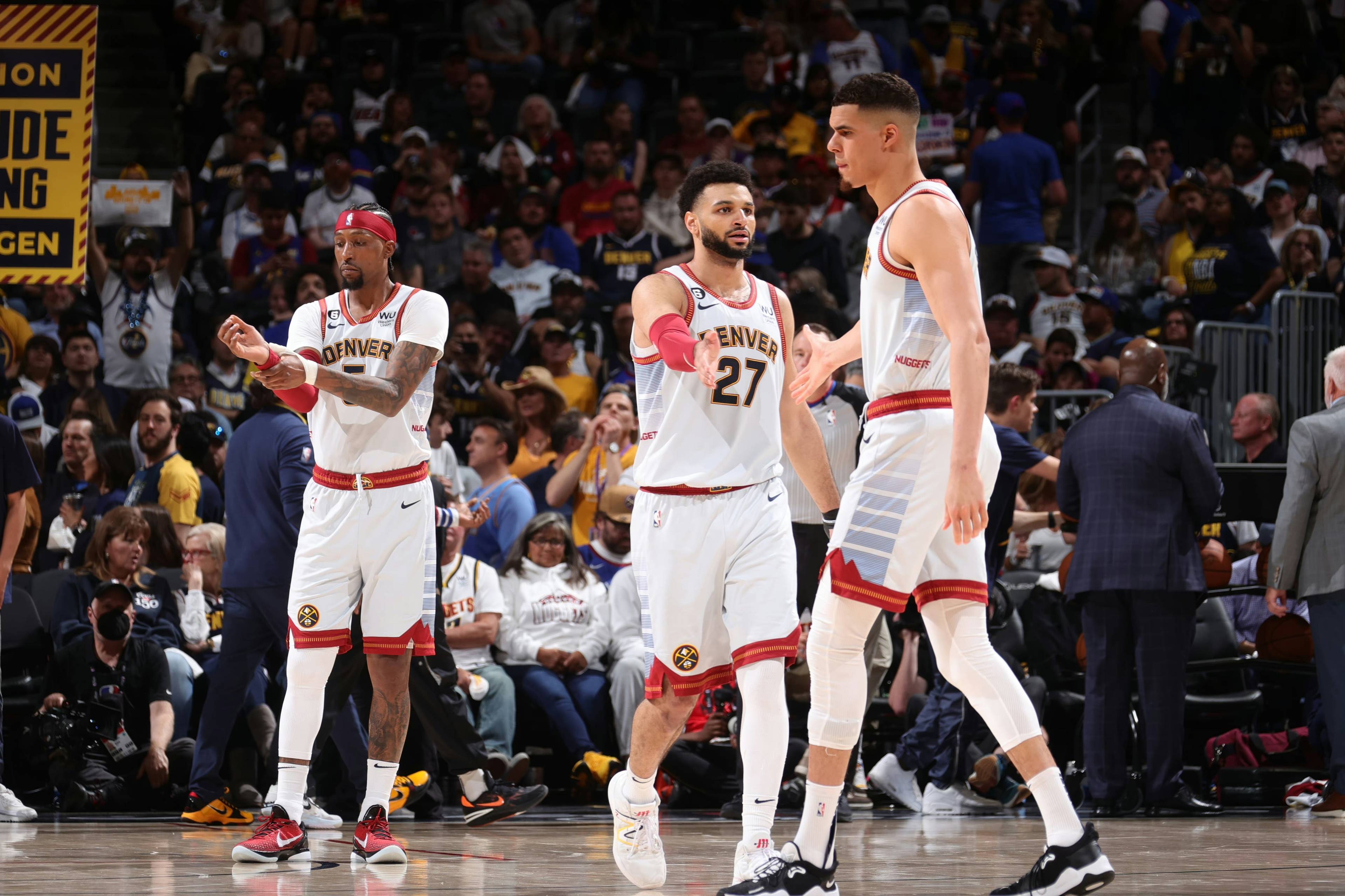 澳超战报：罗里双响，悉尼FC主场3-0轻取墨尔本胜利（澳超快讯：罗里梅开二度，悉尼FC主场3-0完胜墨尔本胜利）