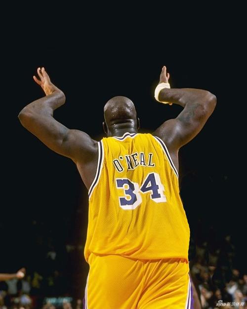 斯基拉：目前尤文从未考虑出售戴维，俱乐部依然对他充满信心（斯基拉：尤文无意出售戴维，俱乐部仍对其信心十足）