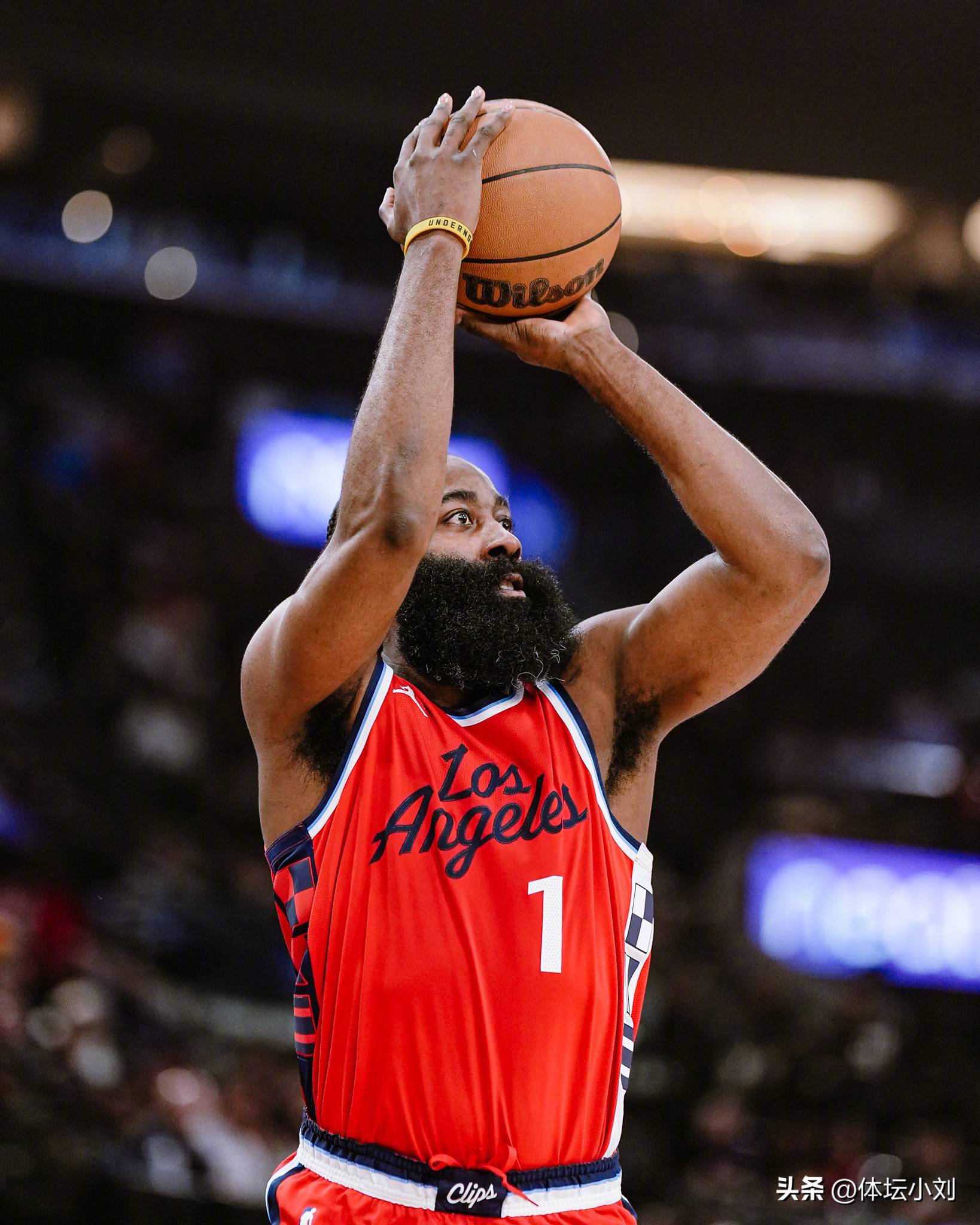 荷媒：范黑克不想与布莱顿续约，热刺和纽卡在关注他的情况（荷媒：范黑克无意与布莱顿续约，热刺与纽卡密切关注其动向）