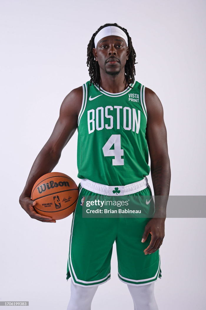 比利亚雷亚尔2-1马略卡，奥卢瓦塞伊、莫雷诺、萨穆-科斯塔破门（比利亚雷亚尔2-1力克马略卡：奥卢瓦塞伊、莫雷诺、萨穆-科斯塔建功）