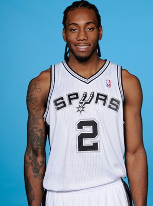 米兰旧将埃拉尼奥：国米实力更强，但米兰一直都能踢好德比（米兰名宿埃拉尼奥：国米更胜一筹，米兰历来德比表现不俗）