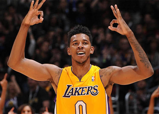 曼城传奇费尔南迪尼奥正式自宣退役，结束23年辉煌职业生涯（曼城名宿费尔南迪尼奥官宣挂靴，23年绿茵生涯谢幕）