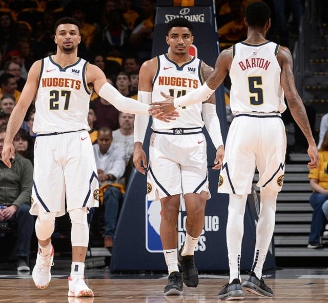 杜锋：职业球员和教练员背负很大的压力 希望球迷朋友们更多包容（杜锋呼吁球迷更多包容：职业球员与教练承受巨大压力）