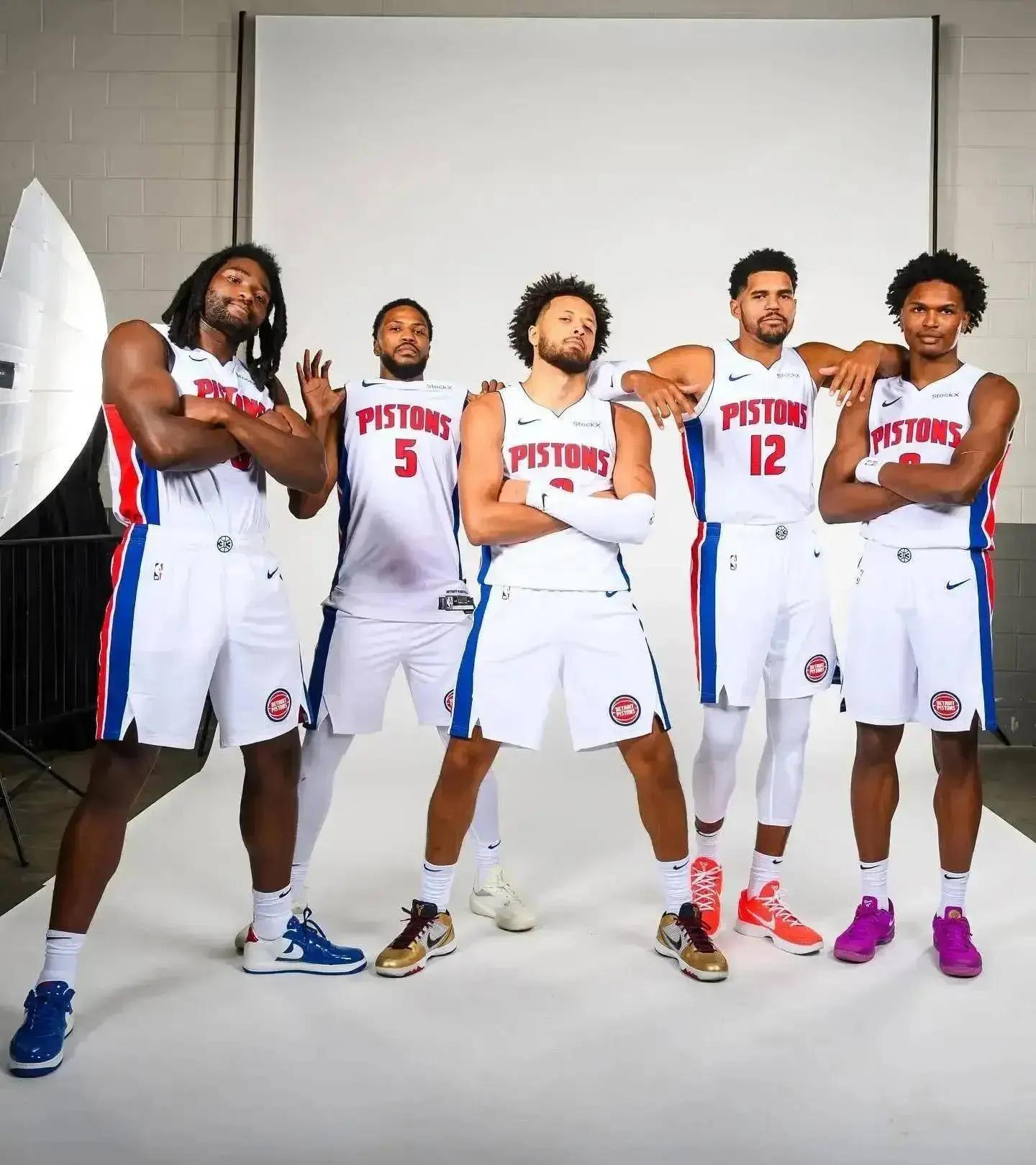 唐斯：NBA杯冠军很特别 会好好庆祝然后准备拿下一个奖杯！（唐斯：NBA杯夺冠意义非凡，先庆祝再冲击下一座奖杯）