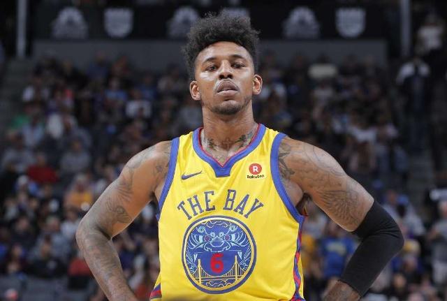 哈克斯替补惊艳表现，半场狂砍14分助球队扭转局势（哈克斯替补神勇，半场轰下14分扭转战局）