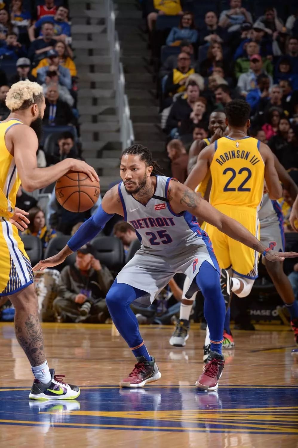 球员C罗先生，完成一次精彩的倒钩破门。 ​（C罗上演惊艳倒钩破门）