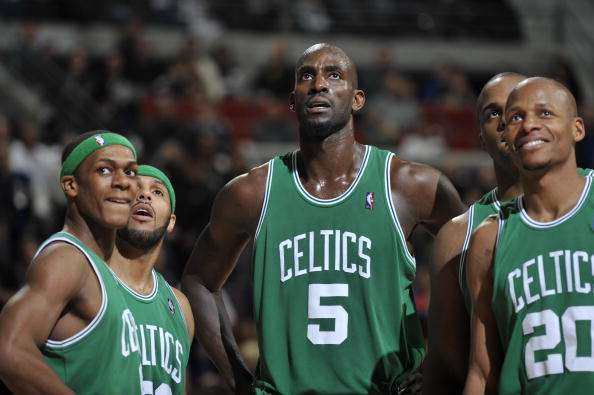 布克：一直在打磨低位背身单打的技术 这通常是关键时刻才用（布克：低位背身单打一直精进，只在关键时刻施展）